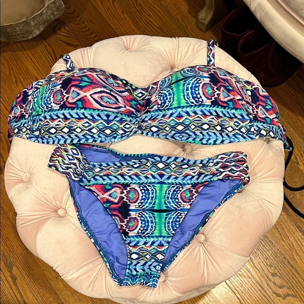 La Blanca Multicolor Patterned Bikini, Bottom 10, top 38D, NWOT